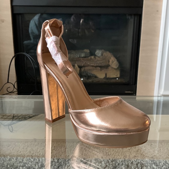 NIB New Britte Rosegold Platform Pumps, 8.5 - Picture 3 of 6